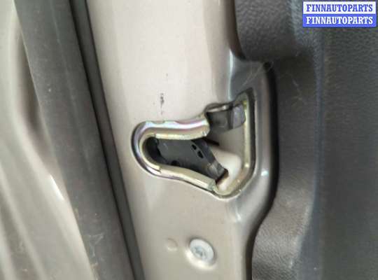 Петля двери на Mercedes-Benz ML (W164)