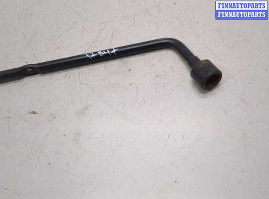 Ключ балонный на Hyundai Santa Fe III (DM, NC) 