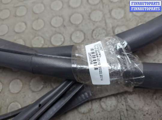 купить Уплотнитель на Ford Edge 2018-2023