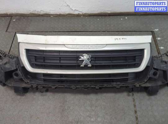 купить Решетка радиатора на Peugeot Partner 2015-2018