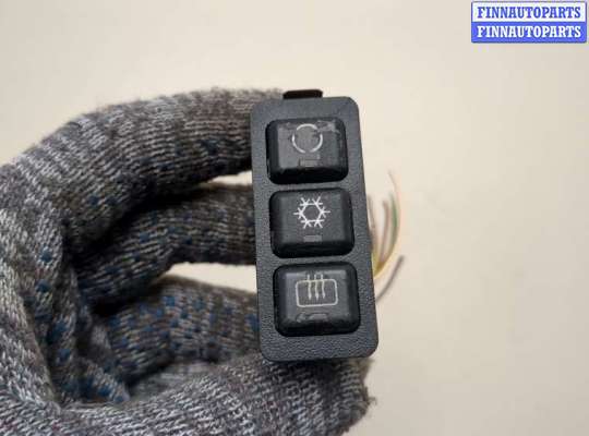 купить Кнопка обогрева стекла на BMW 5 E34 1988-1995