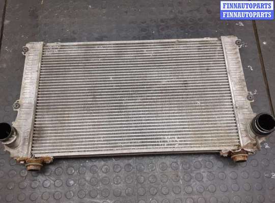 Радиатор интеркулера TT959641 на Toyota RAV 4 2006-2013