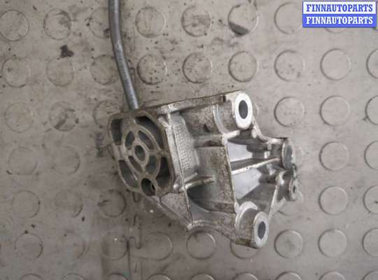 купить Кронштейн (лапа крепления) на Volvo XC90 2002-2014