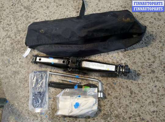 купить Набор инструментов штатный на Mercedes GLC X253 2015-2022