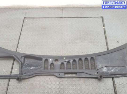 Жабо под дворники (дождевик) VL518633 на Volvo 850