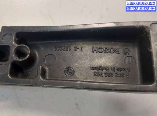 купить Щеткодержатель на Volkswagen Touareg 2010-2014