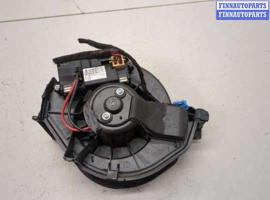 Мотор отопителя на Audi A6 (C6)