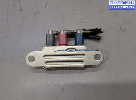 купить Усилитель антенны на Cadillac Escalade 4 2014-2020