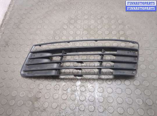 купить Заглушка (решётка) бампера на Audi Q7 2005-2015