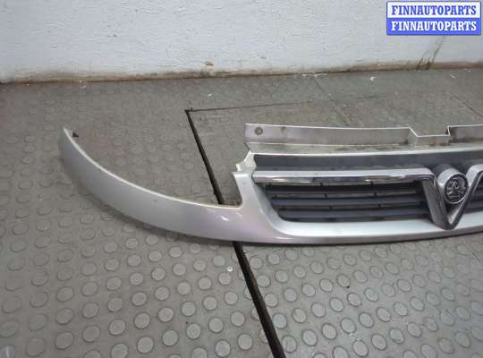 купить Решетка радиатора на Opel Vivaro 2001-2014