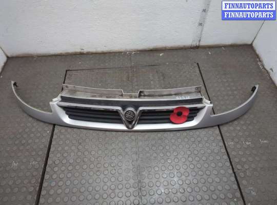 Решетка радиатора RN1582181 на Opel Vivaro 2001-2014