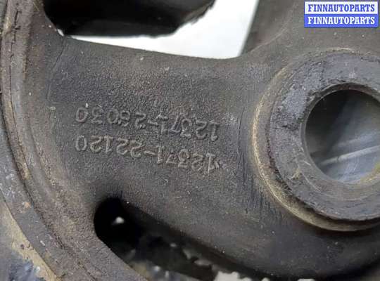 купить Подушка крепления КПП на Toyota RAV 4 2000-2005