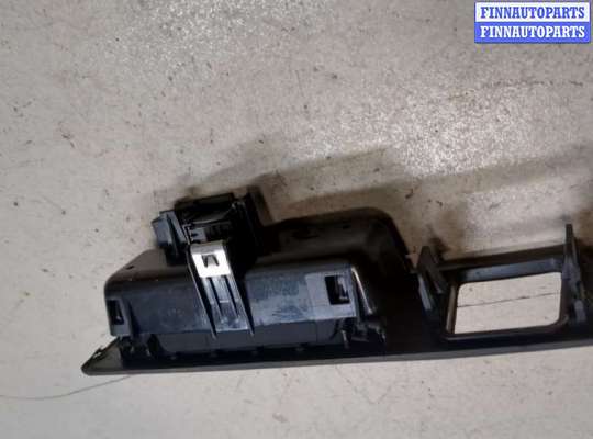 купить Кнопка открывания багажника с крышки на BMW 2 F22 2013-2021