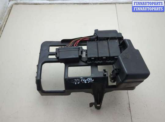 Крышка аккумулятора SK532085 на Skoda Fabia 2007-2014
