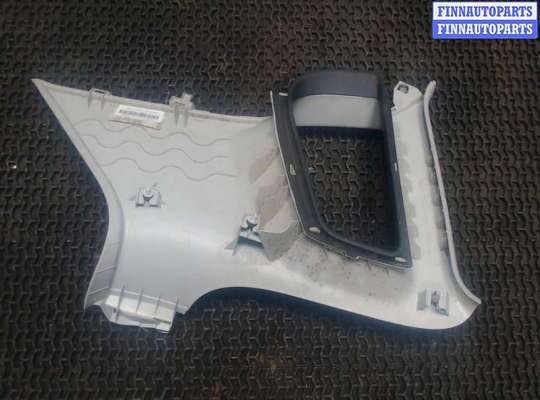 купить Накладка стойки на Volkswagen Tiguan 2007-2011