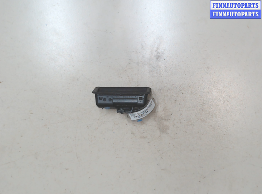 купить Кнопка открывания багажника на BMW 1 E87 2004-2011