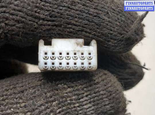 Зеркало боковое на Toyota Avensis III (T270)