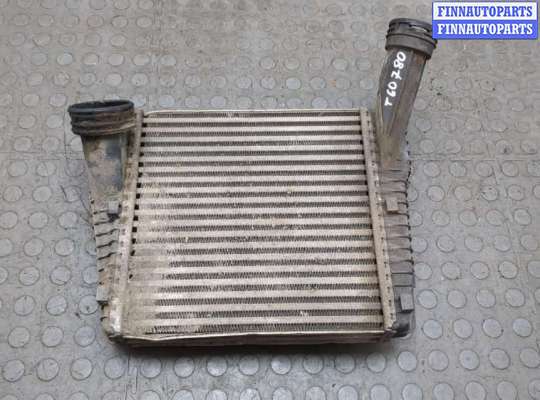 Радиатор интеркулера AU1727089 на Audi Q7 2005-2015