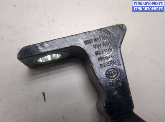 Петля двери на Volkswagen Jetta VII (A7)