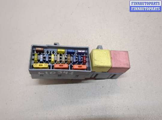 Блок предохранителей RN1450004 на Renault Scenic 2003-2009