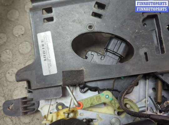 купить Замок раздвижной двери на Chrysler Voyager 2007-2010