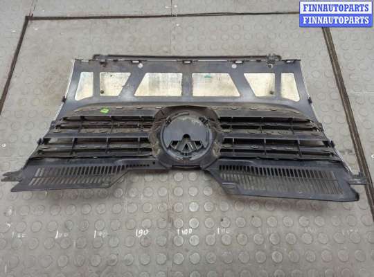 купить Решетка радиатора на Volkswagen Jetta 5 2004-2010