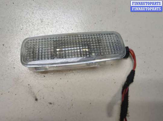 Фонарь салона (плафон) AU1606754 на Audi A4 (B8) 2007-2015