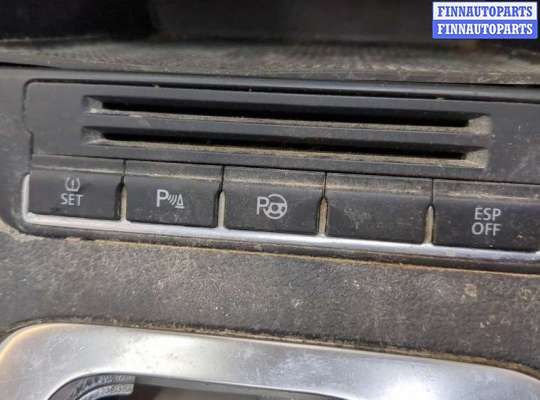 купить Пластик центральной консоли на Volkswagen Tiguan 2007-2011