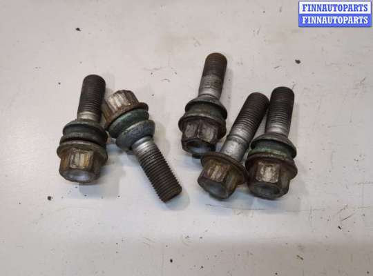 Болт колесный AU1621542 на Audi Q7 2005-2015