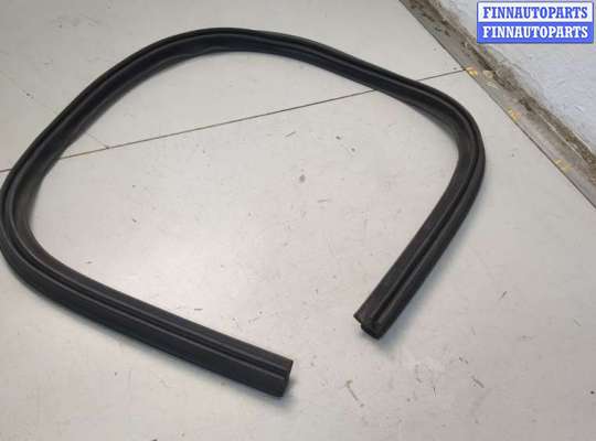 купить Уплотнитель на Porsche Panamera 2009-2016