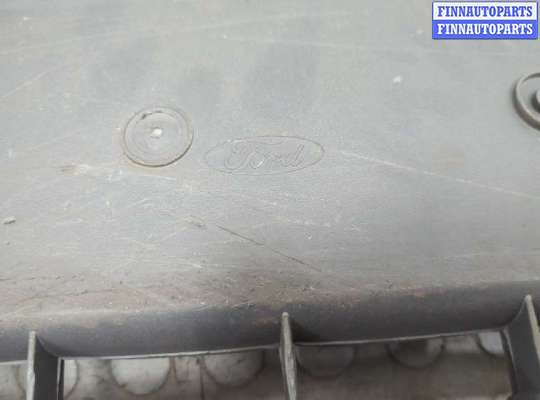 купить Заглушка (решётка) бампера на Ford C-Max 2002-2010