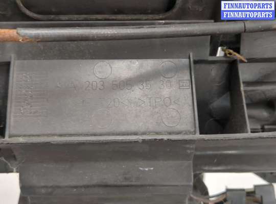 Панель передняя (телевизор) на Mercedes-Benz C (W203)