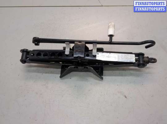 Домкрат на BMW X3 (E83)