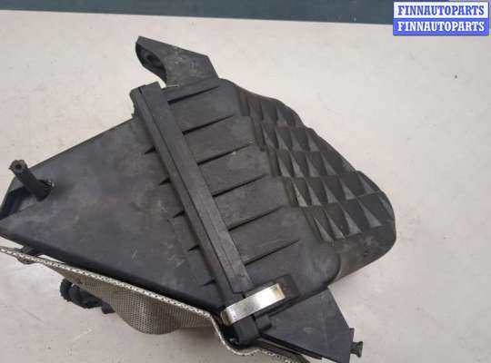 Корпус воздушного фильтра на Audi A4 (8D, B5)