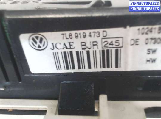 Дисплей бортового компьютера на Volkswagen Touareg I (7L)