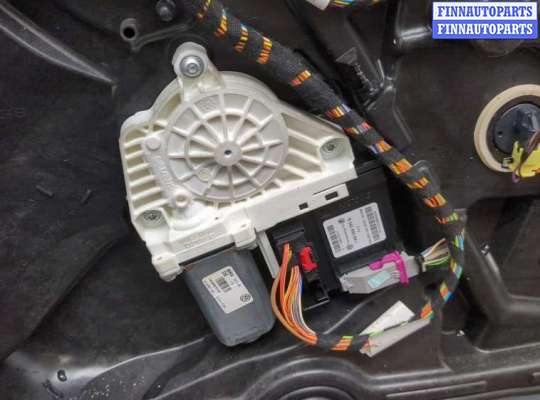 купить Молдинг стекла (боковое) на Volkswagen Golf 6 2008-2012