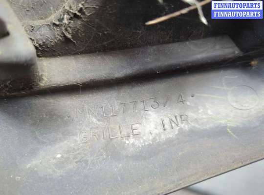 купить Решетка радиатора на Mitsubishi Pajero / Montero 2000-2006