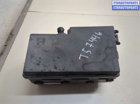 Купить Блок предохранителей на Ford Kuga 2012-2016 Блок предохранителей FO2139640 на Ford Kuga 2012-2016