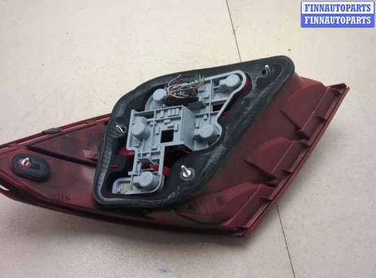 Фонарь задний на Mercedes-Benz C (W204)