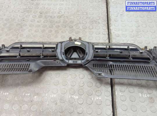 купить Решетка радиатора на Volkswagen Golf 5 2003-2009