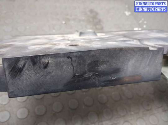 купить Накладка решетки радиатора на Infiniti QX80 2014-2017