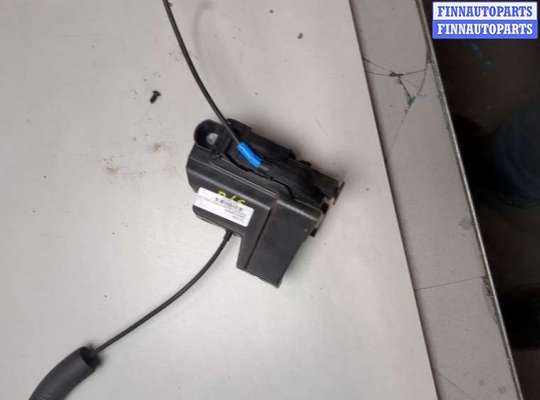 Замок боковой двери на Renault Laguna III