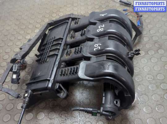 Коллектор впускной RN1572499 на Renault Kangoo 1998-2008