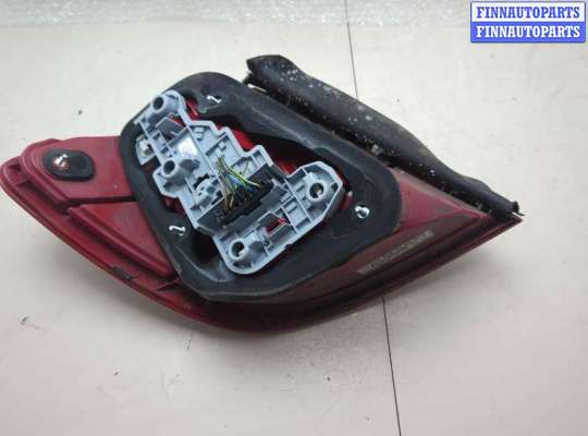 Фонарь задний на Mercedes-Benz C (W204)