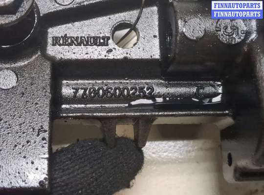 купить Насос масляный на Opel Vivaro 2001-2014