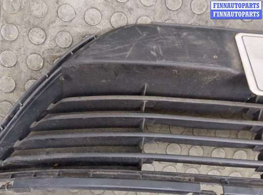 купить Заглушка (решётка) бампера на Toyota Avensis 3 2008-2018