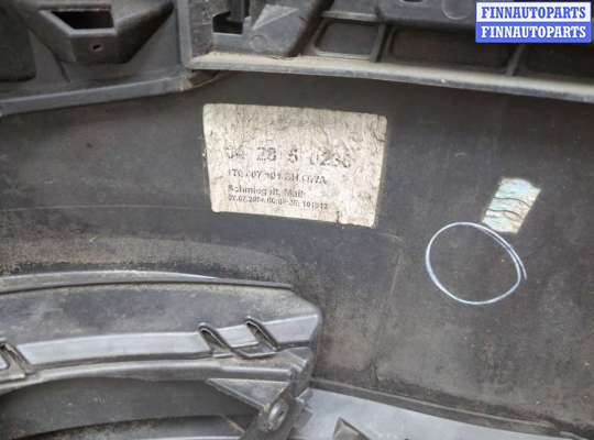 Бампер передний на Volkswagen Touran I (1T)