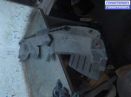 купить Накладка замка капота на Chrysler Voyager 2000-2007