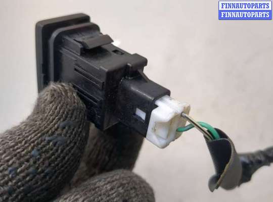 купить Кнопка лючка топливного бака на Toyota Camry V40 2006-2011