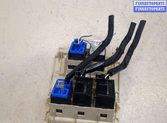 купить Кнопка открывания багажника с крышки на Lexus RX 2009-2015